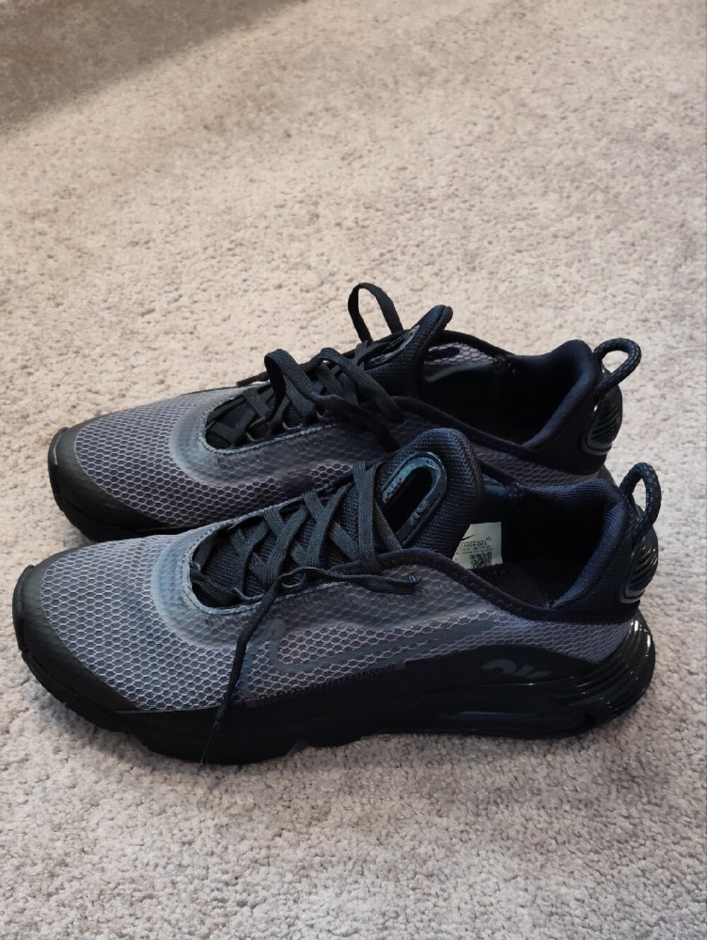 Nike Women's Athletic Low-Top Sneakers in Gray and Black - Picture 2 of 9